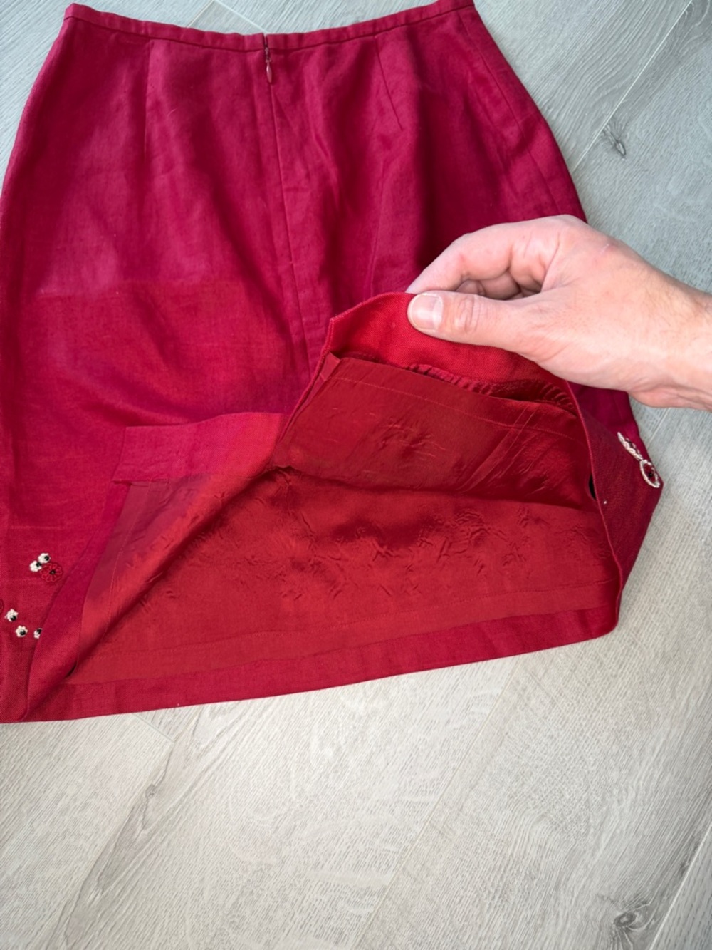 Ann Taylor Red Linen Floral Embroidered Beaded Pencil Skirt Sz 2 - Picture 10 of 10